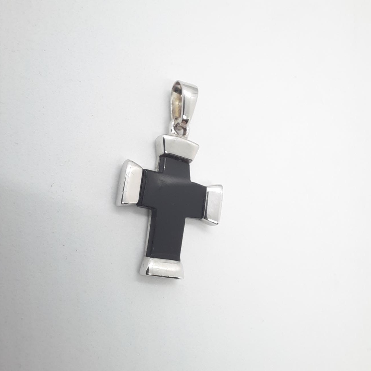 Ασημένιος σταυρός black contrast