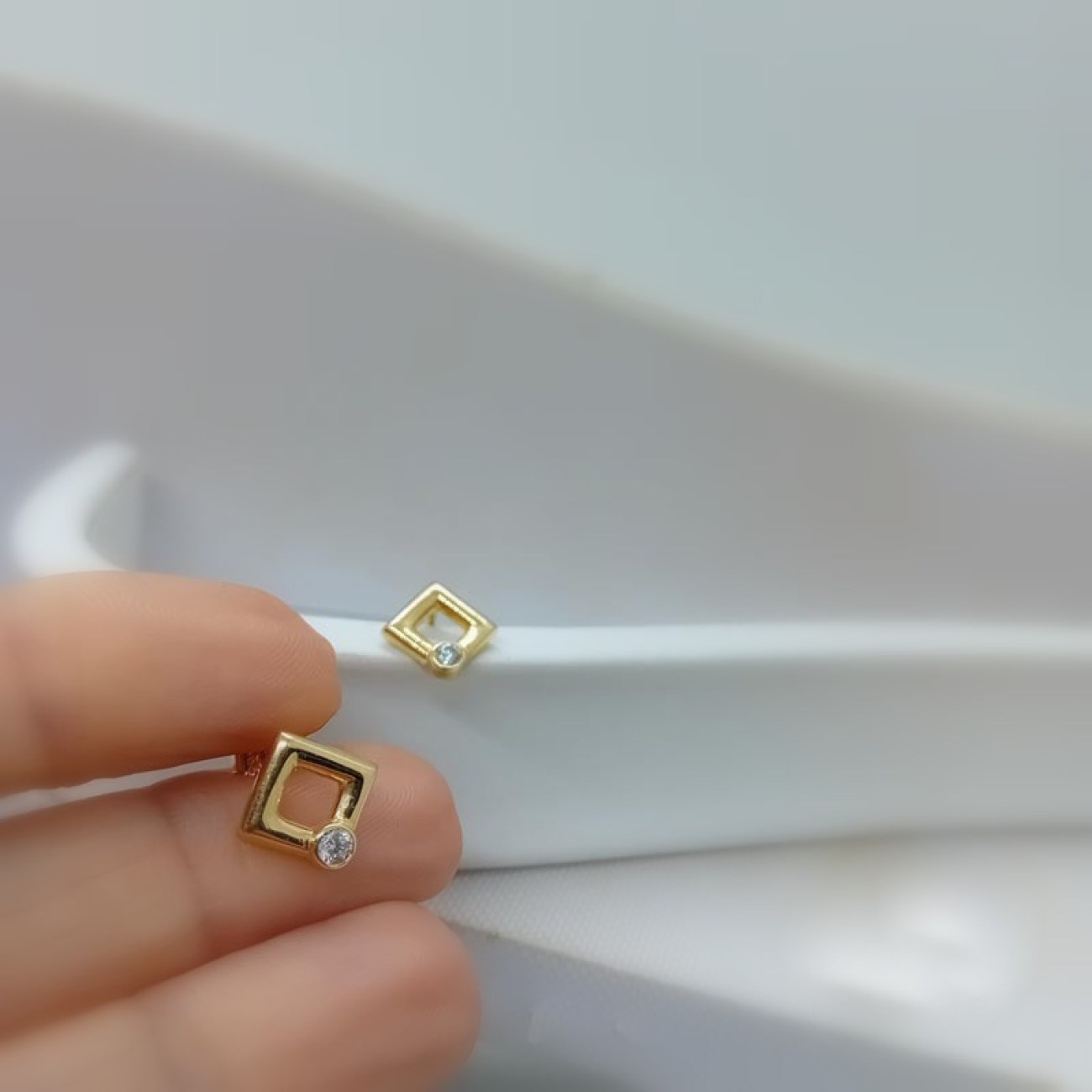Σκουλαρίκια χρυσοί ρόμβοι Κ14 ζιργκόν