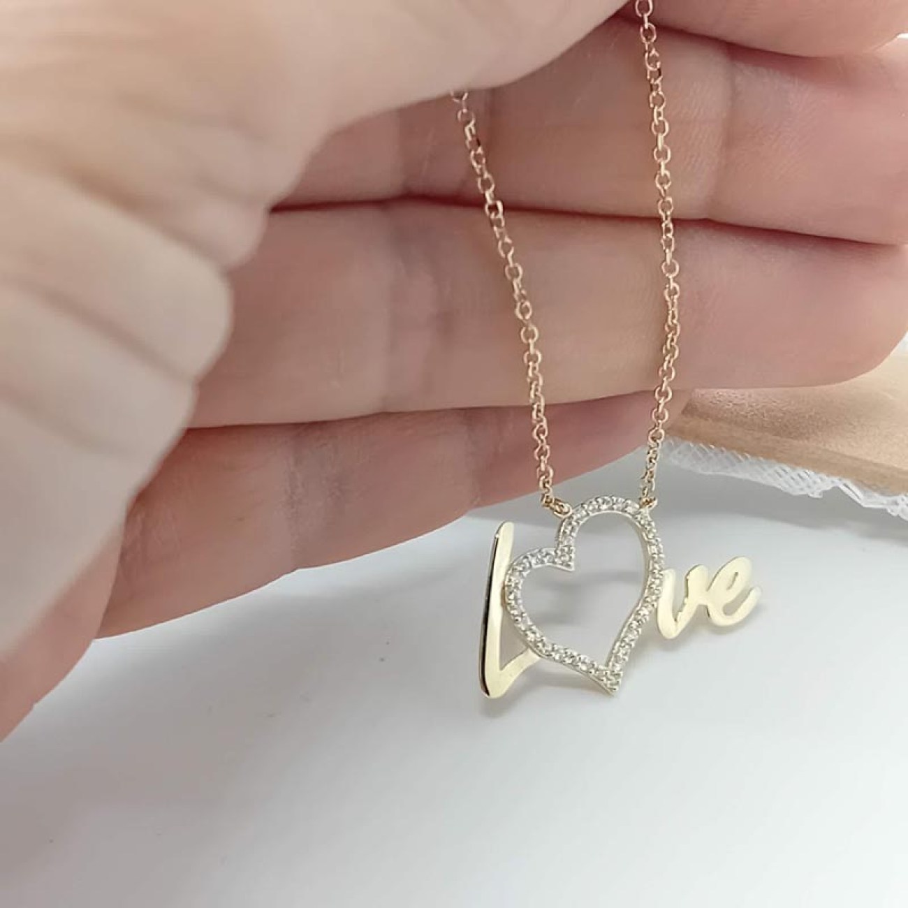 Κολιέ χρυσό LOVE με καρδιά